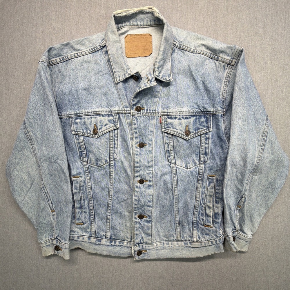 Vintage Levis Denim Trucker Jacket Mens Size Medium Distressed 06705‎